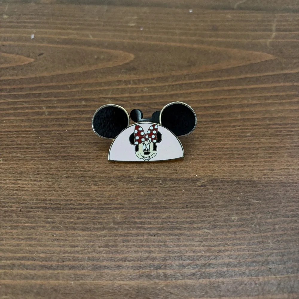 Disney Pin Minnie Mouse with Bow Pink and Black Ear‎ Hat